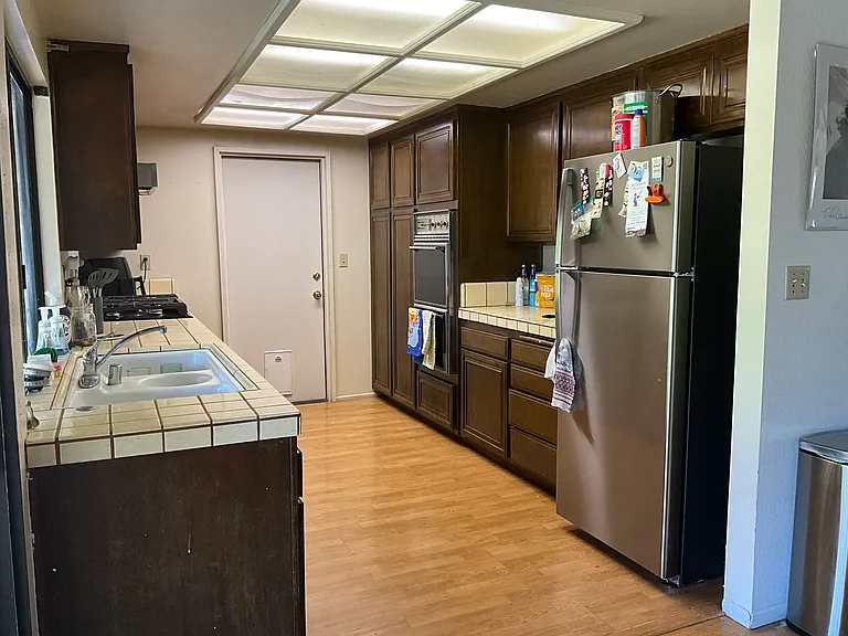 405 Golden West Ave — Photo 8