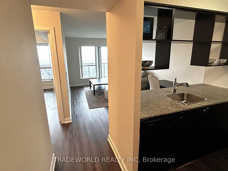 181 Village Green Sq #2911 — Photo 10