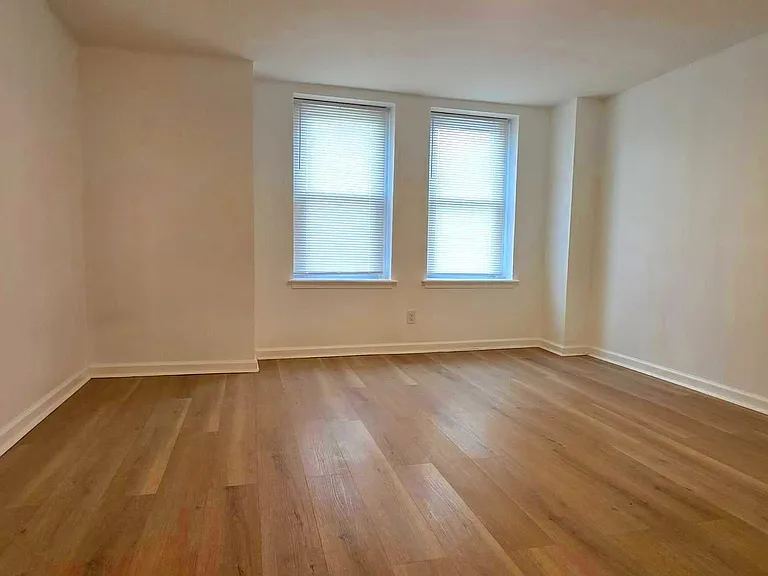 6233 Chew Ave — Photo 47