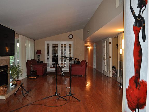 2nd image of 20315 Clark St