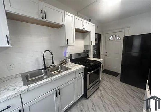 3rd image of 1815 Lakeview Rd #4