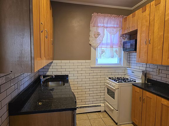 4th image of 730 River Dr Floor 2