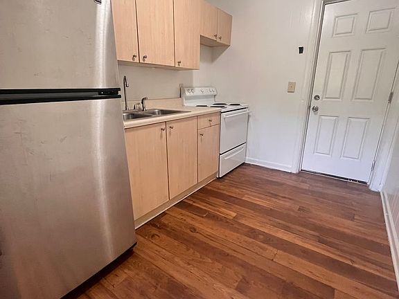 2nd image of 386 Lemon St NE APT 6