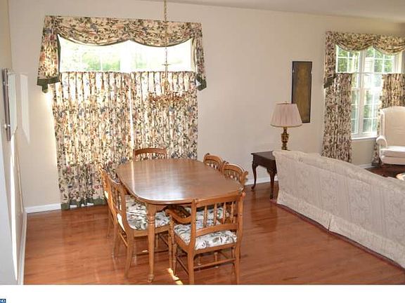 4th image of 118 Huntingdon Ct