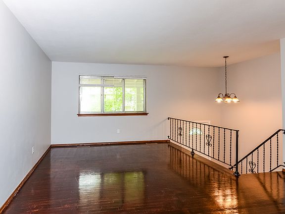 2nd image of 1624 Ville Cecelia Ln