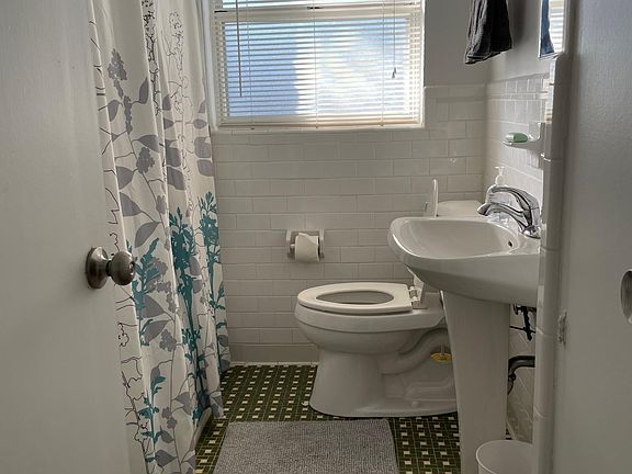 3rd image of 1607 4th St N