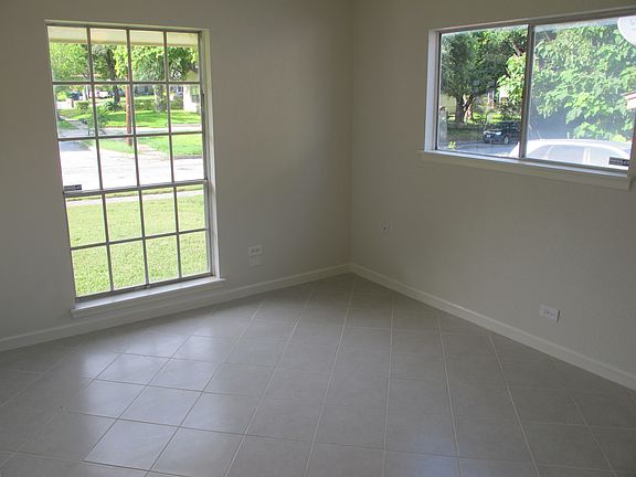 5th image of 6010 Deer Horn Dr