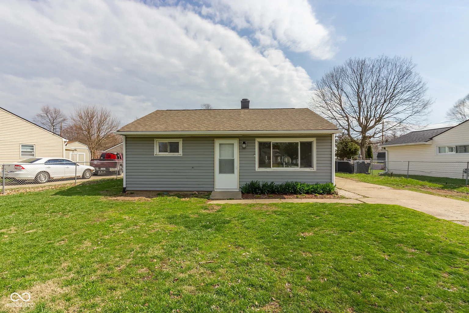 380 Parkway St photo 1