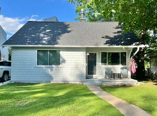 1020 Ridgewood Ave, Ames, IA 50010