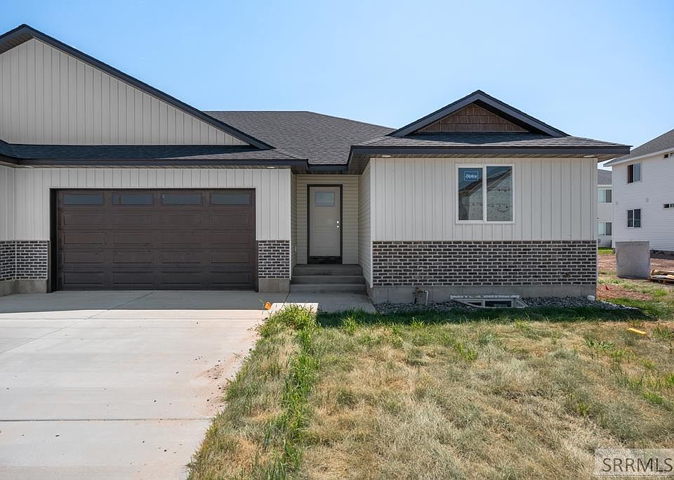 1st image of 3676 E Felix Way