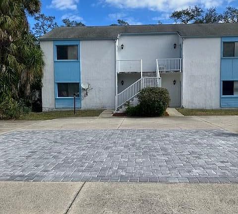 5th image of 2482 Pineapple Ave APT D