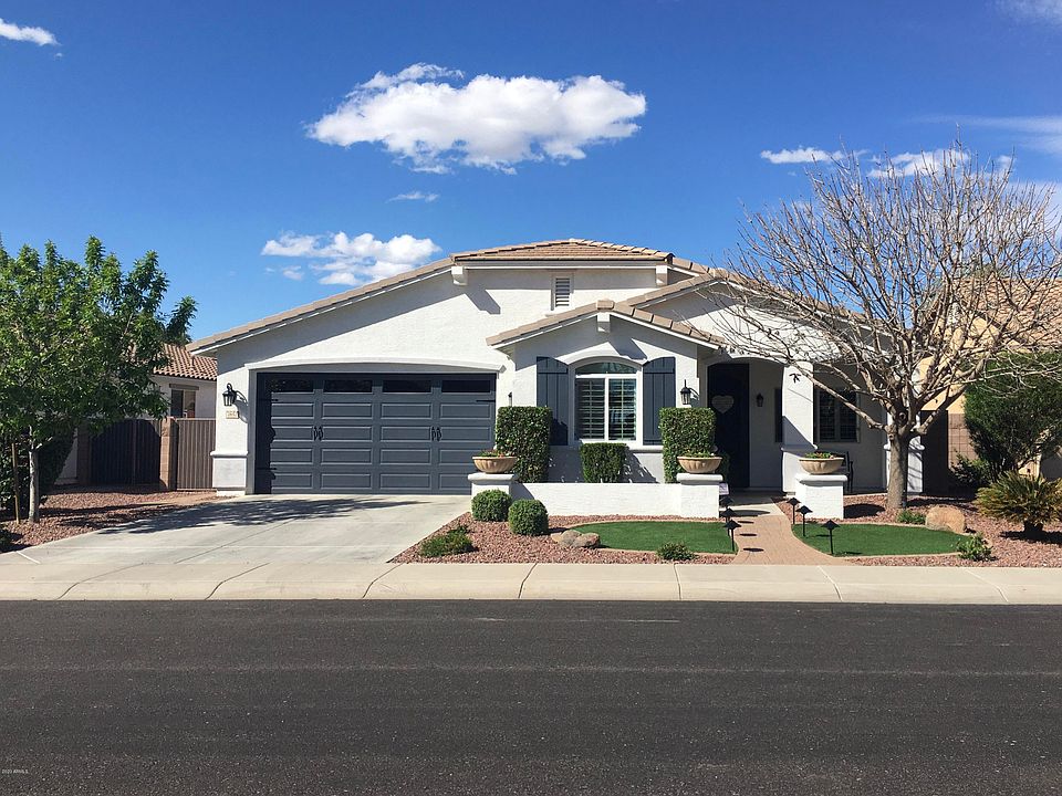 1st image of 2652 E Blue Spruce Ln