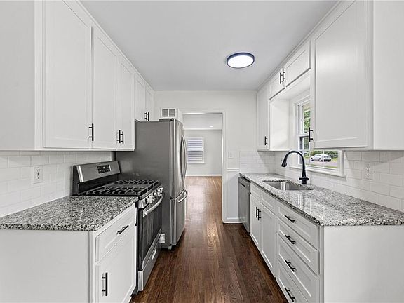 2nd image of 7223 Lamar Ave