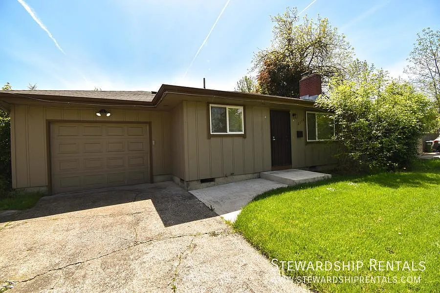 2110 W 18th Ave photo 1
