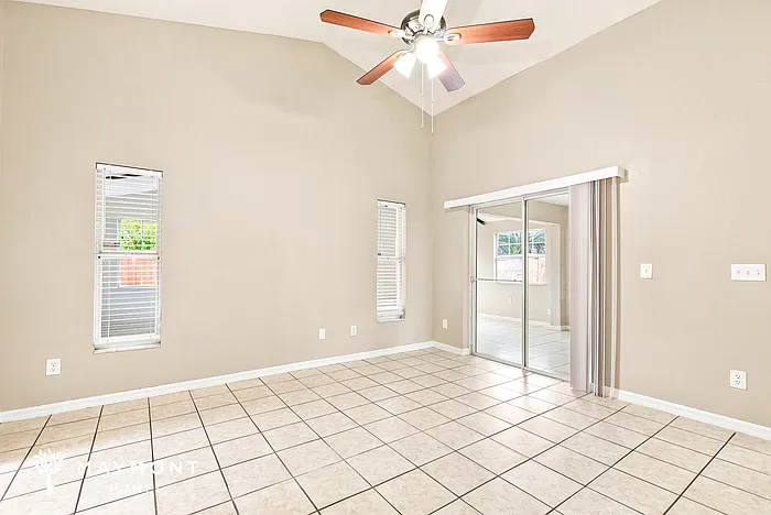 3 bed, 2.0 bath, 1769 sqft, $2,545 — Photo 4