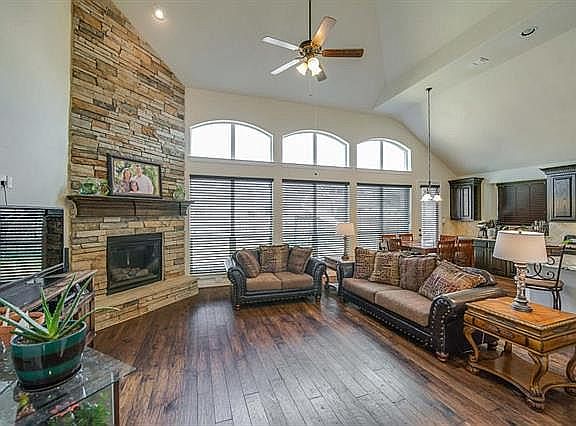 3rd image of 6920 Sea Harbor Dr