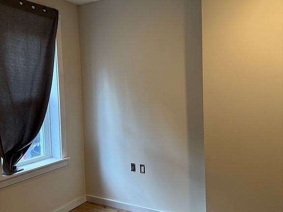 5th image of 1323 S 23rd St Floor 1