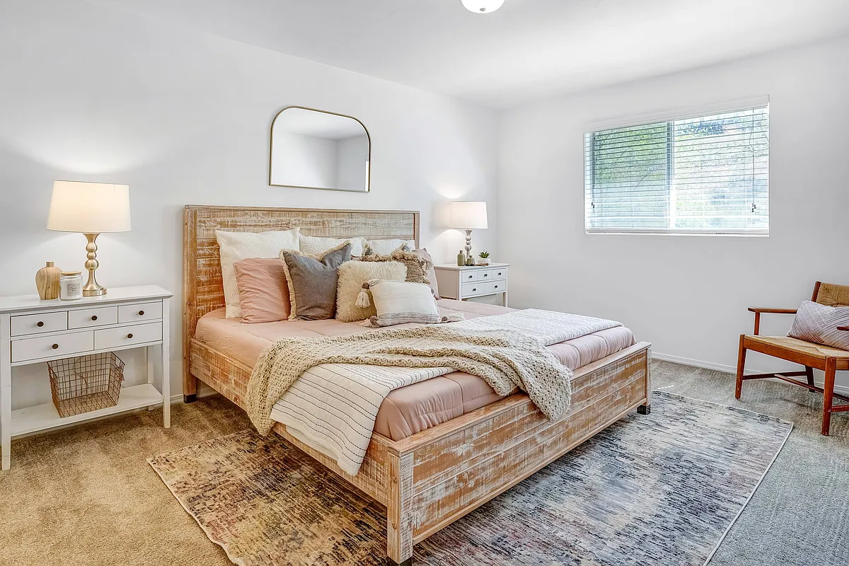 Spacious Bedrooms that Fit King Size Beds - Windmill Cove