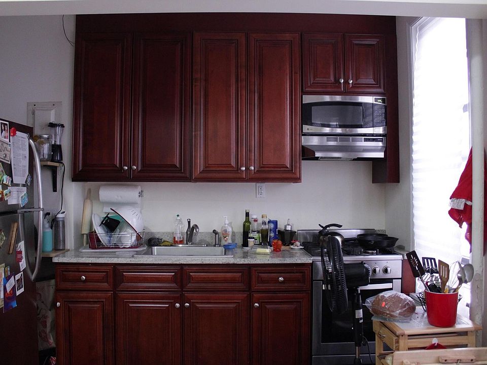 2nd image of 3165 35th St #1