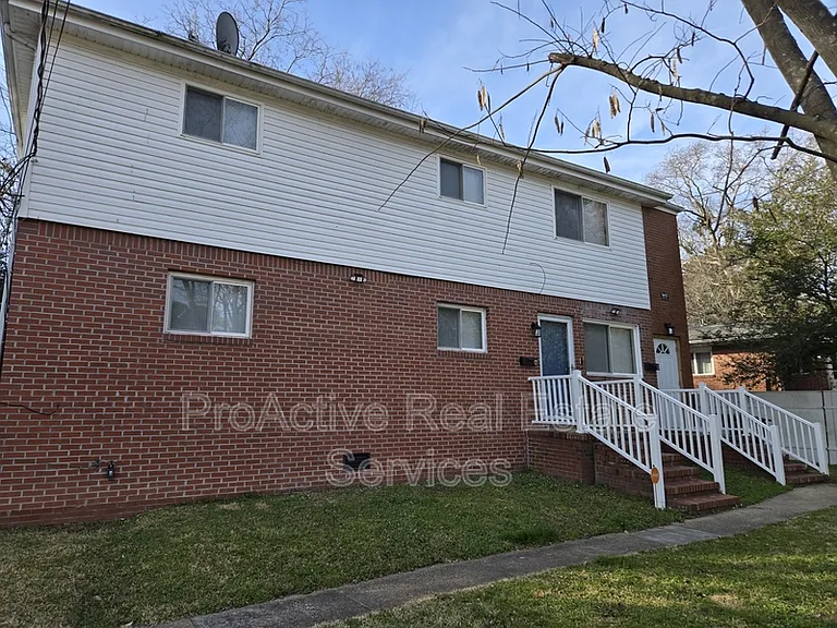 3875 Wake Cir #B — Photo 6