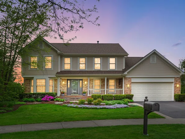 271 Saddle Back Rd, Vernon Hills, IL 60061