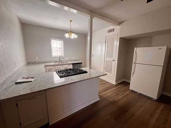 2nd image of 1521 S State St #A