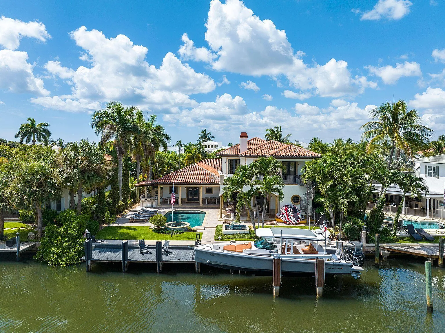 4 bed, 5.5 bath, 5159 sqft, $35,000 — Photo 1