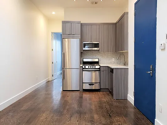 Rented by Hillel Realty Group | media 49