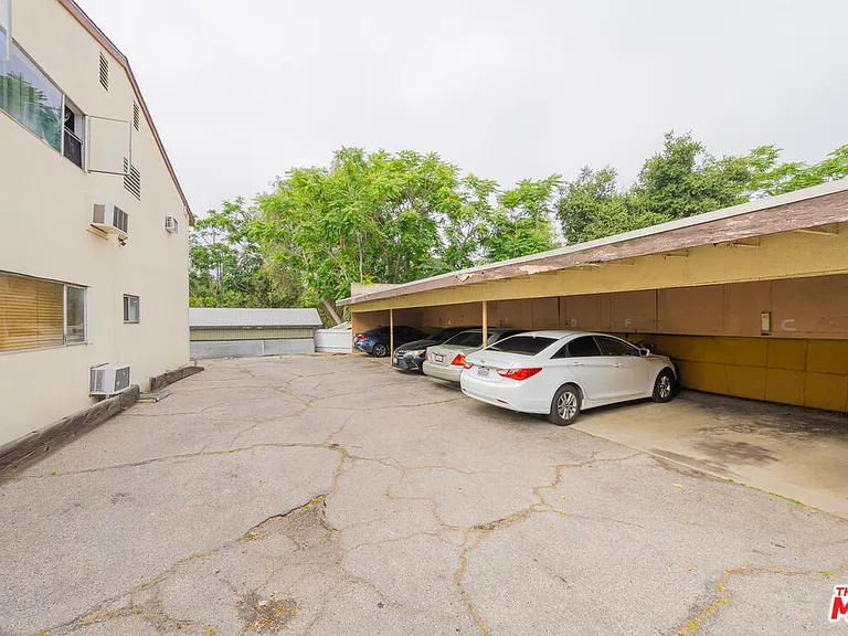 10043 Haines Canyon Ave #F — Photo 17