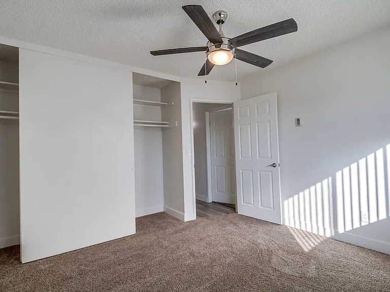 Mesa Vista Apartment Homes — Photo 10