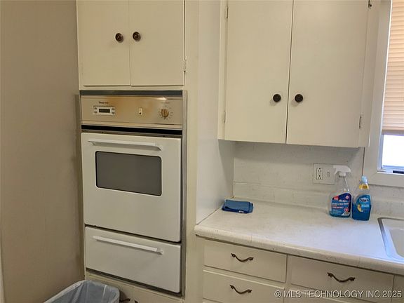 5th image of 56 N Xanthus Ave