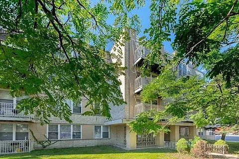 2501 W Touhy Ave #308 Photo 1