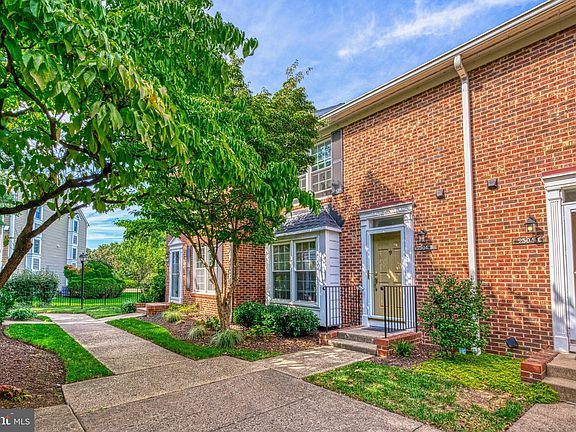3rd image of 2504 S Arlington Mill Dr #2-B