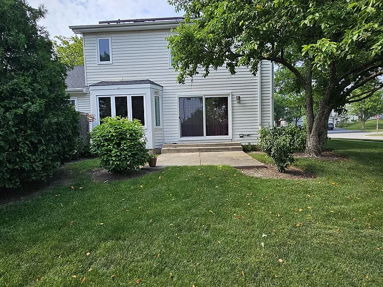 121 Hampton Ave — Photo 30
