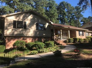 215 Northview Dr, Fayetteville, NC 28303