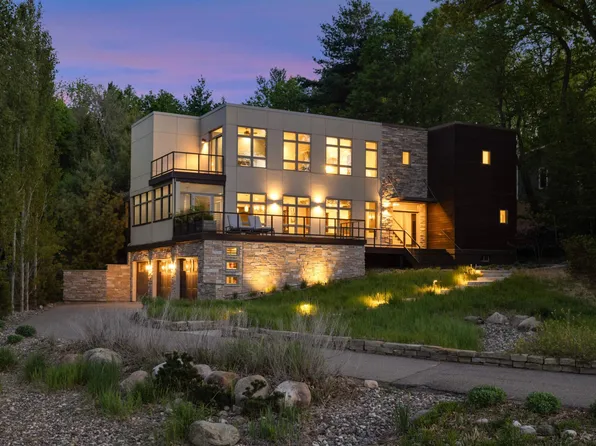 9040 W Bush Lake Rd, Bloomington, MN 55438