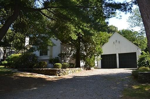 3rd image of 93 Country Club Ln