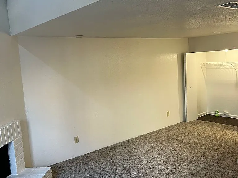 Emerald Cove Apartments — Photo 61