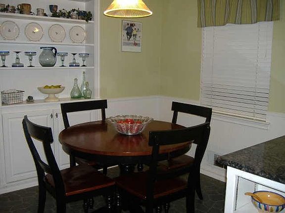 4th image of 923 Fernwood Dr
