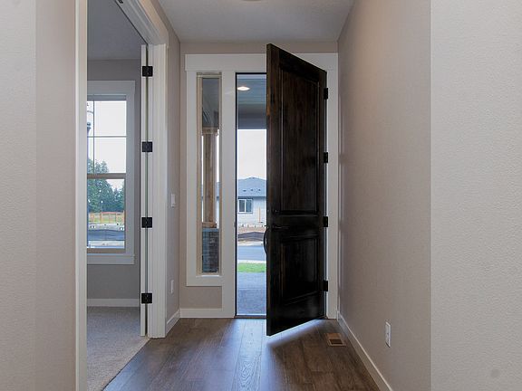 3rd image of 10904 NE 95th Pl