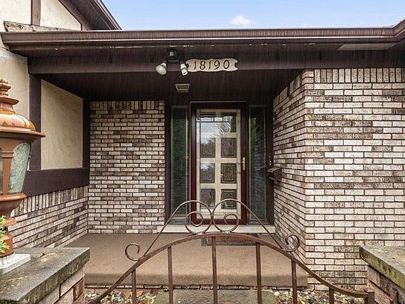 4th image of 18190 Juliana Ave