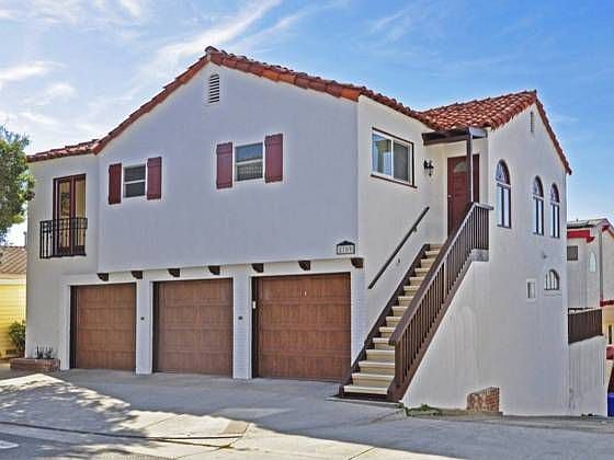 1st image of 2709 Manhattan Ave
