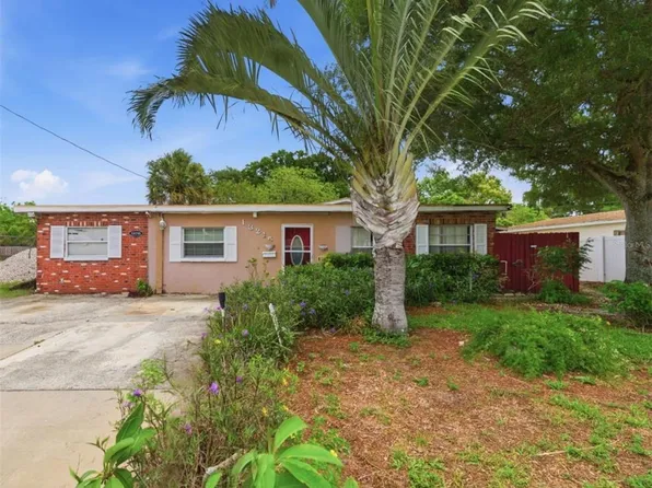 13215 119th St, Seminole, FL 33778