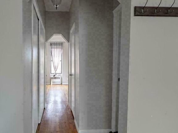 3rd image of 361 Hoyt St APT 3