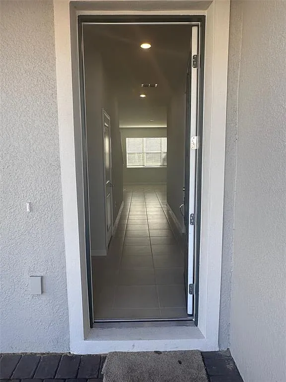 5 bed, 3.0 bath, 2208 sqft, $2,900 — Photo 3
