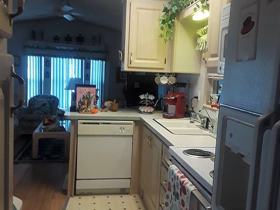 3rd image of 322 Arnold Palmer Dr
