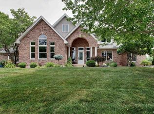 1031 Evangeline Rd E, Quincy, IL 62301