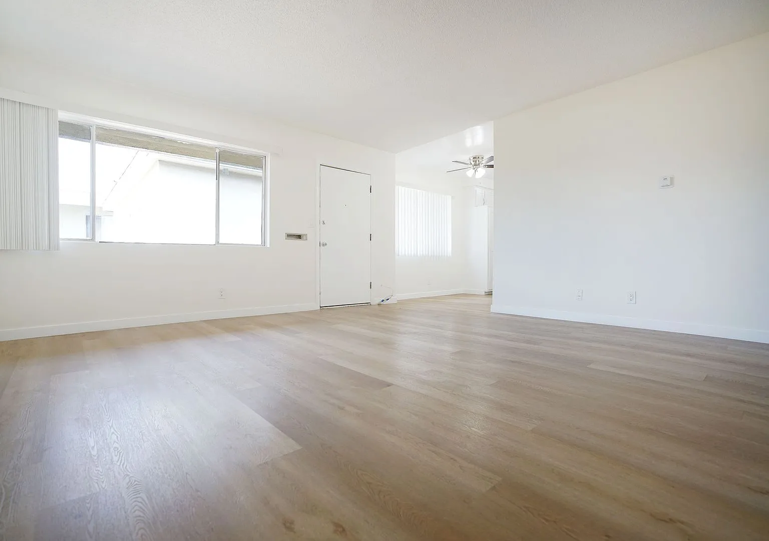 Acacia Ave 11941 (Concordia Apts) — Photo 2