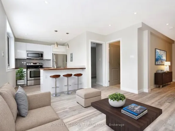 3411 Lake Shore Blvd W #1, Toronto, ON M8W 1N2