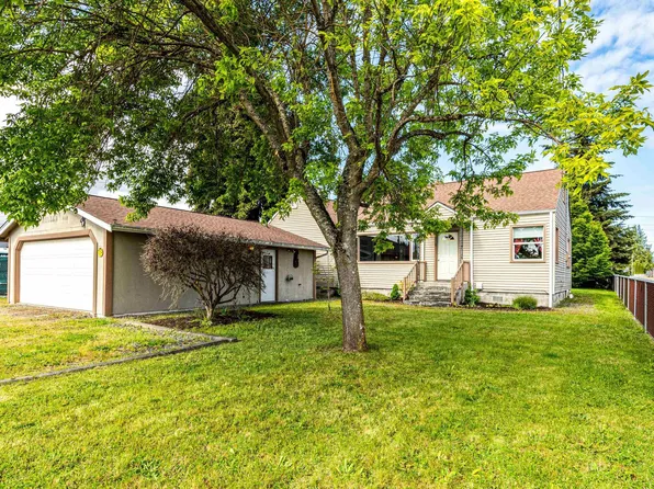 403 S 3rd Ave, Sequim, WA 98382
